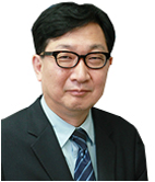 Jung Sik Kim Non-Executive Director